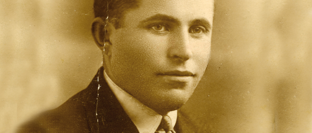 Abraham Zoltobroda à l’âge de 18 ans (1923, sl). Archives familiales Abraham Zoltobroda à l’âge de 18 ans (1923, sl). Archives familiales